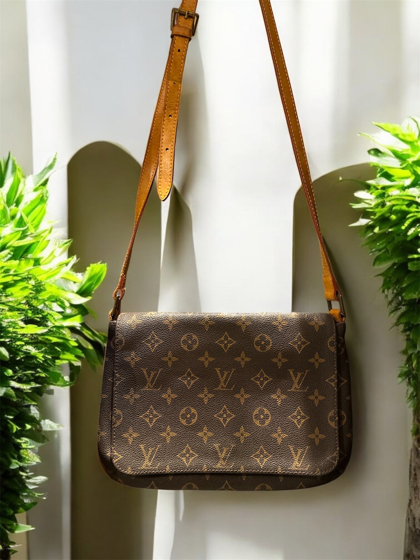 LV crossbody monogram vintage