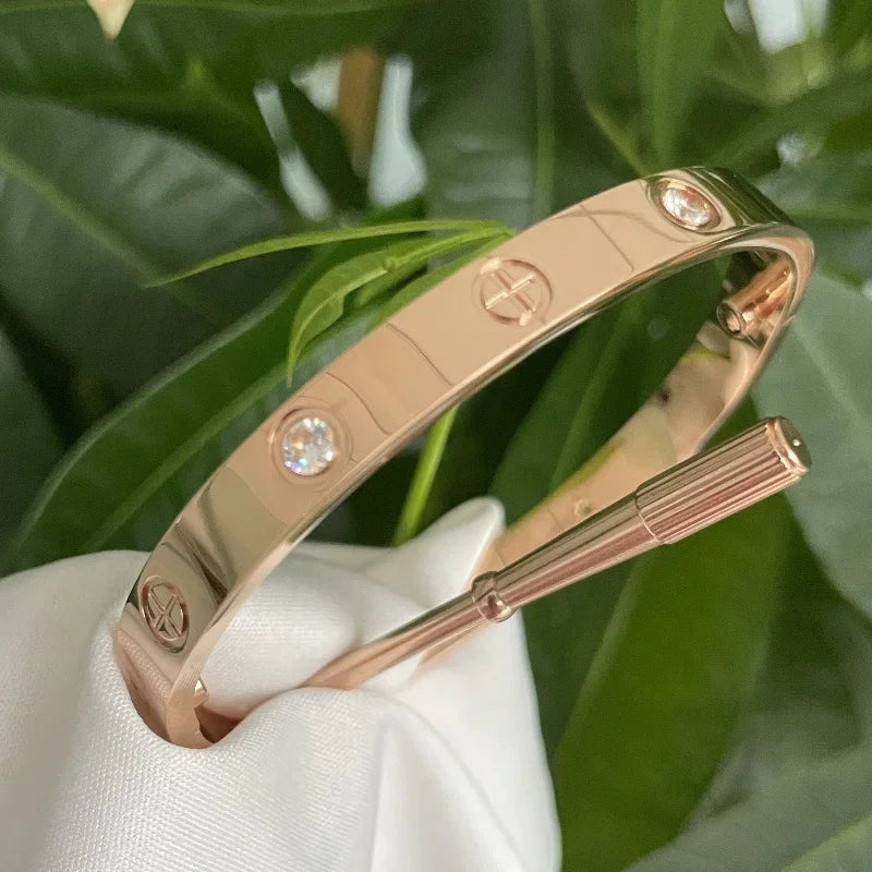 New Crystal Cuff Screwdriver Bracelet for Women Stainless Steel Engraved Bangle Screw Bangle Elegant Party Wedding Jewelry Gift
