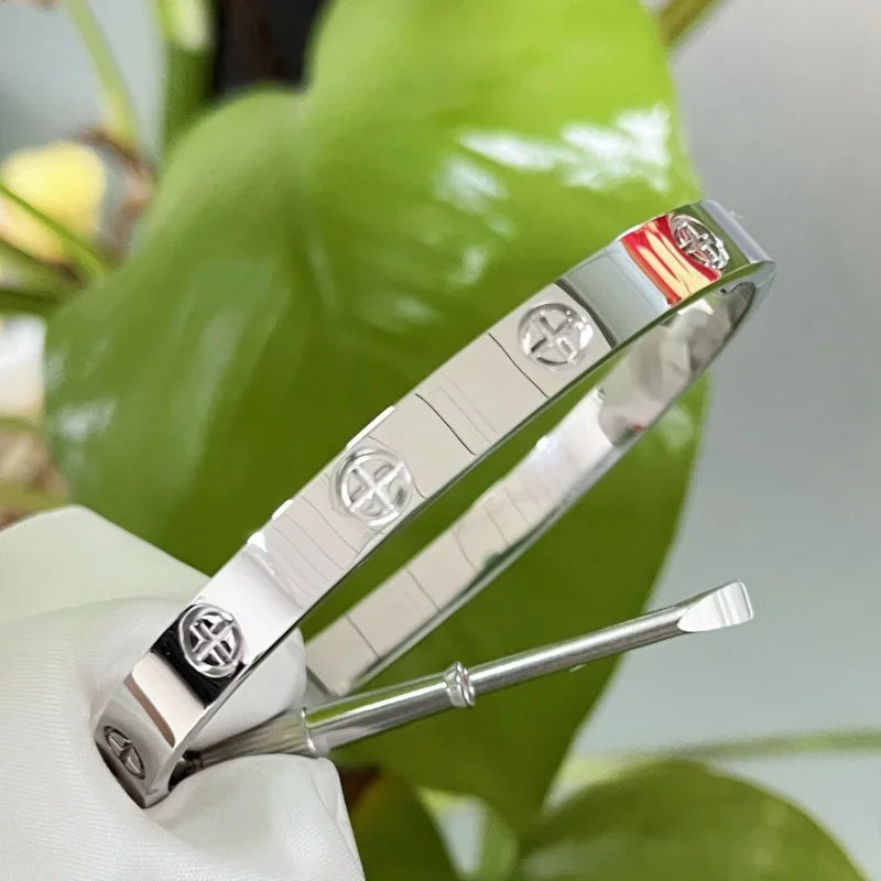 New Crystal Cuff Screwdriver Bracelet for Women Stainless Steel Engraved Bangle Screw Bangle Elegant Party Wedding Jewelry Gift