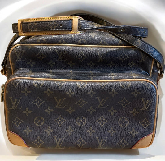 Louis Vuitton Nil Messenger Bag
