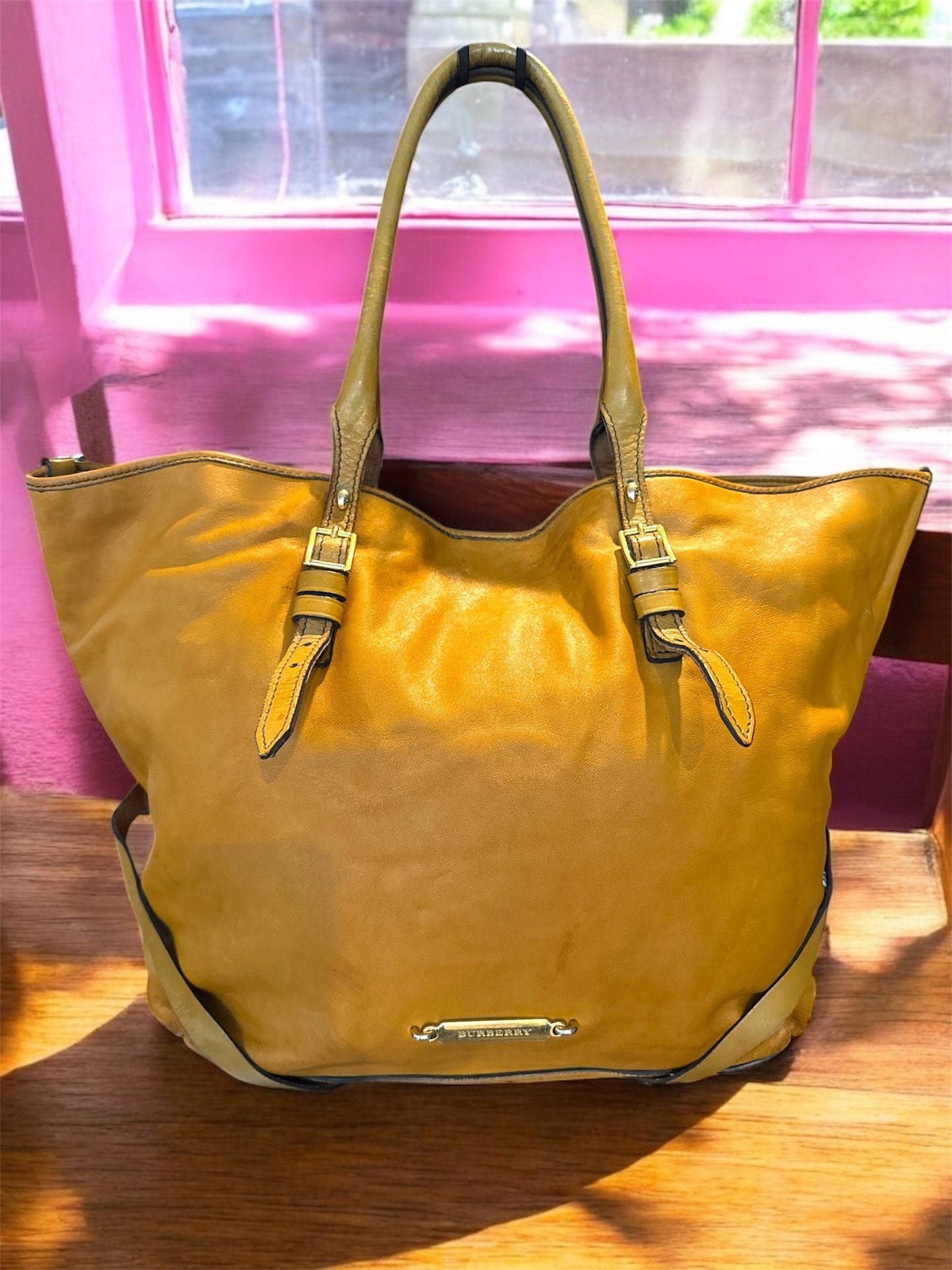 Burberry Salisbury Leather Bag