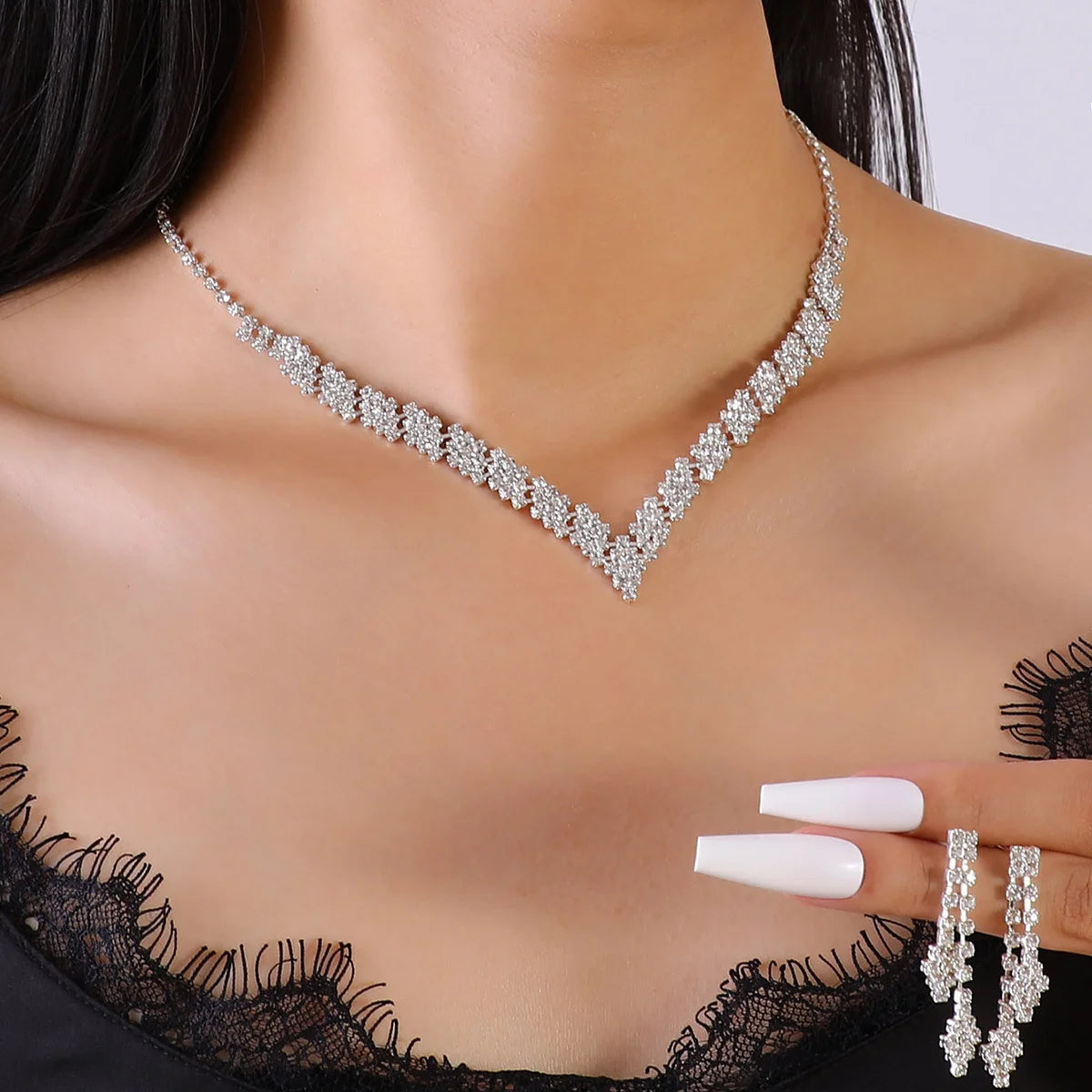 Advanced and versatile necklace, earring, bracelet, and jewelry set suitable for wedding, banquet, and party accessories
